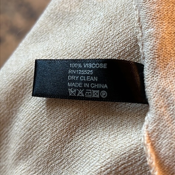 RIKKA 100% Viscose beige long unisex scarf - Picture 4 of 6